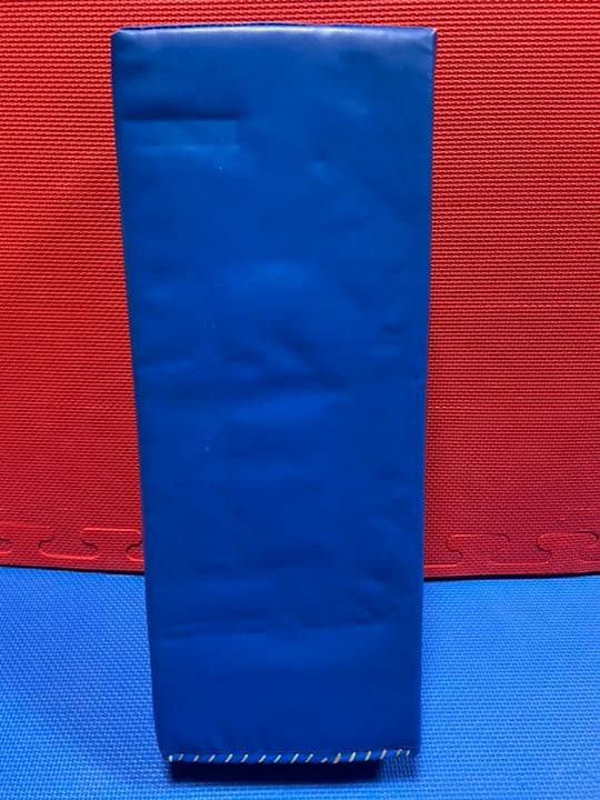 2古田選手サイン入りキックミットISAMI martial arts world