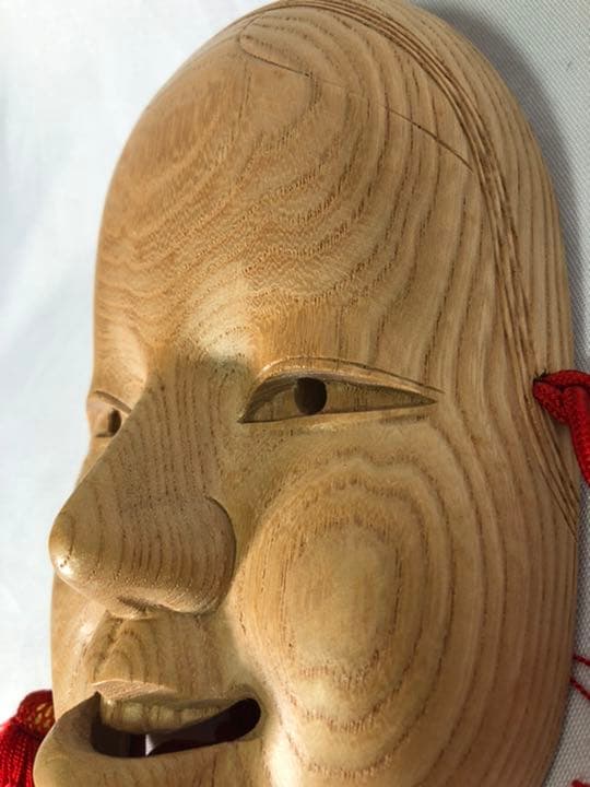 272❣️ 木彫　能面　女
