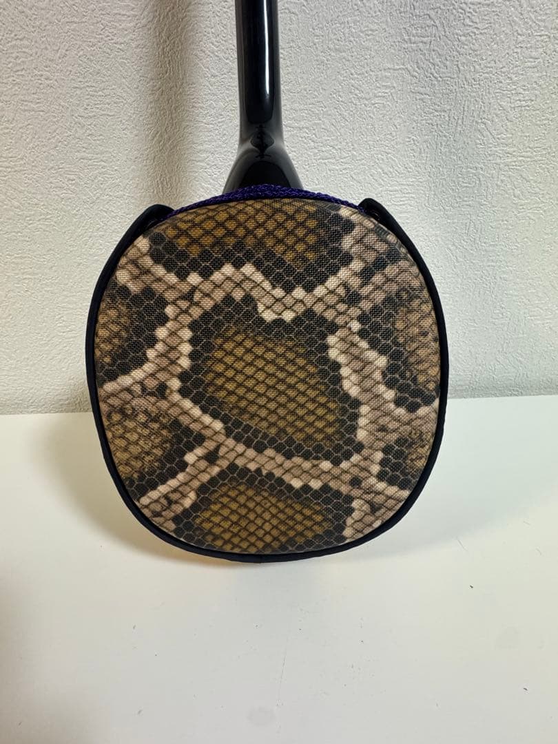 三線本体 蛇皮仕ケース付き