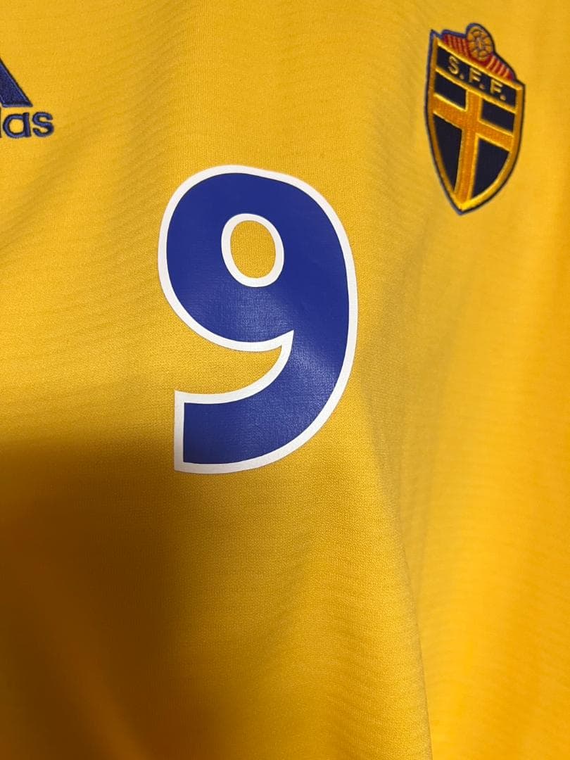 サッカー・スウェーデン代表 ユングベリ（LJUNGBERG） 9番