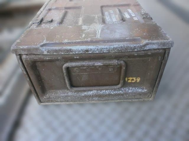 T*k様 米軍　81ｍｍ　迫撃砲用　弾薬箱 　アンモボックス　ラスト1個