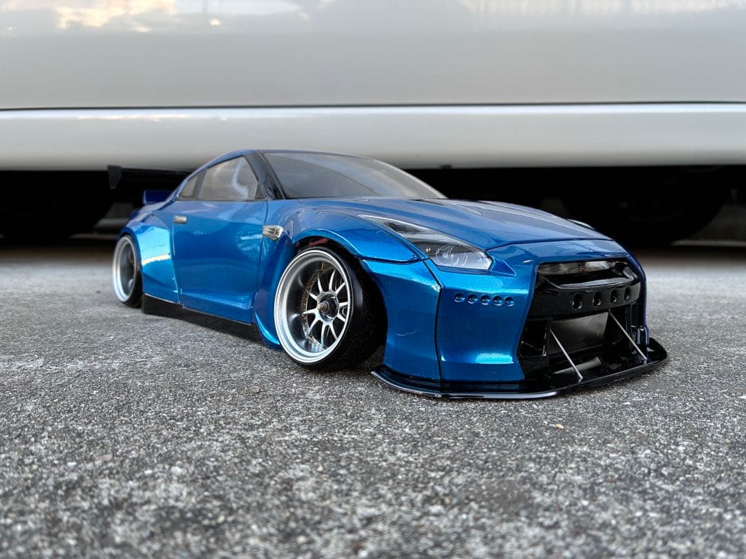 アディクション　R35-gtr ラジコンボディ