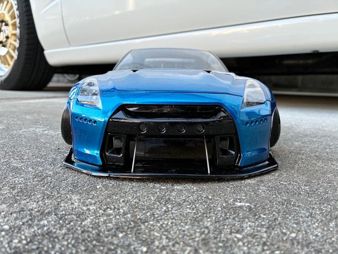 アディクション　R35-gtr ラジコンボディ
