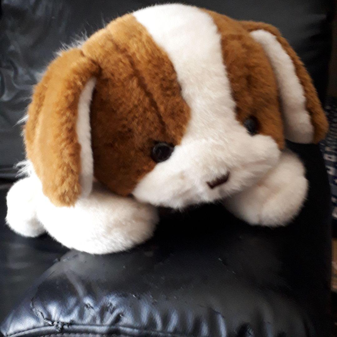 ナシノ、犬のぬいぐるみ