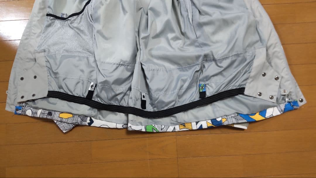 スノーボードウェア　上クイックシルバー　（Sサイズ）下 ESTIVO（Ｌサイズ）