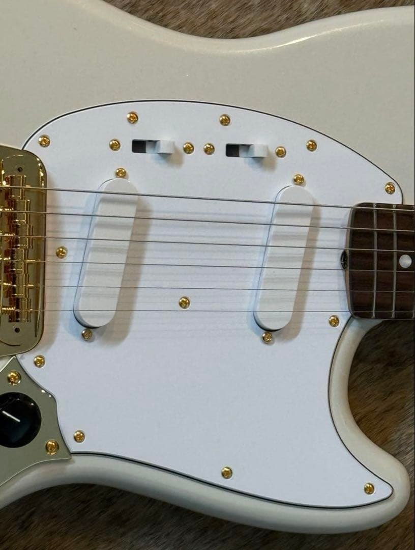 Fender 60s Mustang 2025年限定モデル ゴールドパーツ