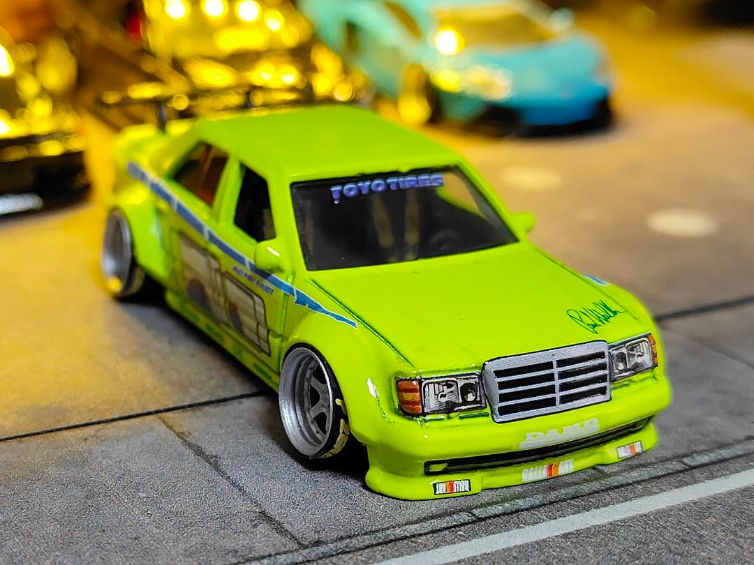 ホットウィールカスタム メルセデスベンツ 500e ロケバニ ワイスピトミカ改造