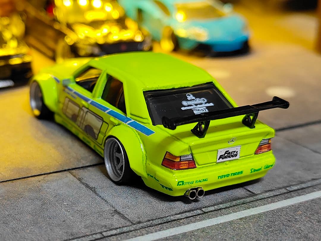 ホットウィールカスタム メルセデスベンツ 500e ロケバニ ワイスピトミカ改造