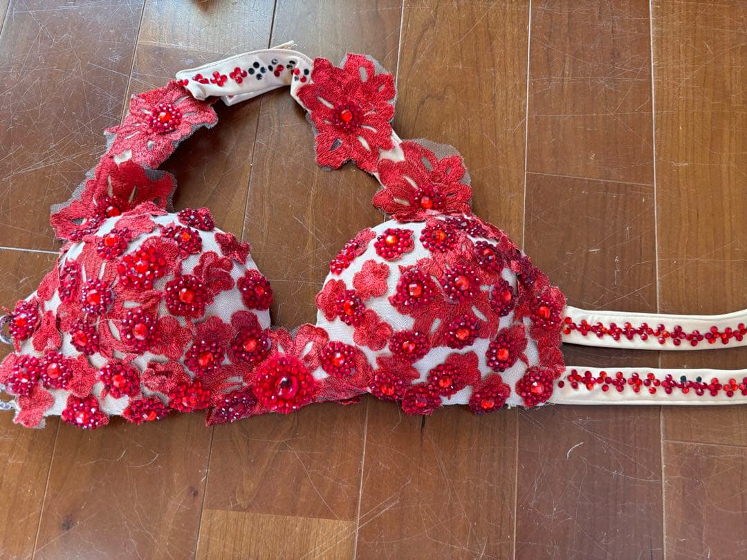 ベリーダンス用ロングドレス 赤とクリーム色