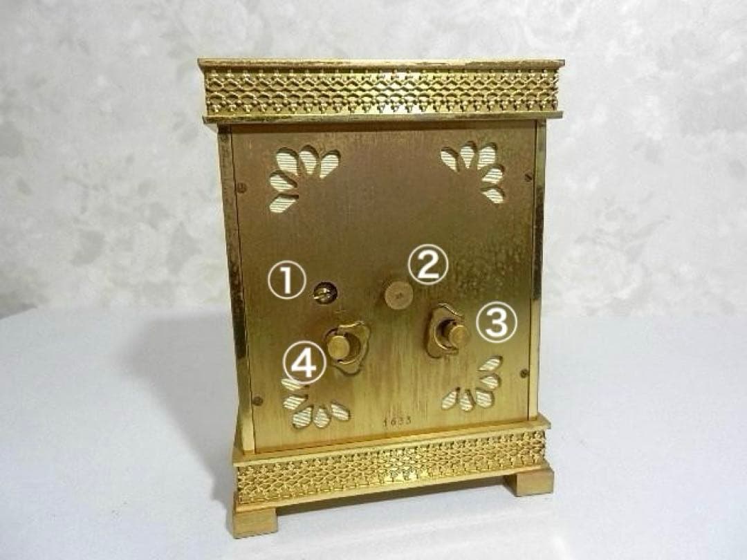 「ＬＵＸＯＲ」ブランドスイス製ねじ巻き置時計（年代不明、定時と３０分に時報）