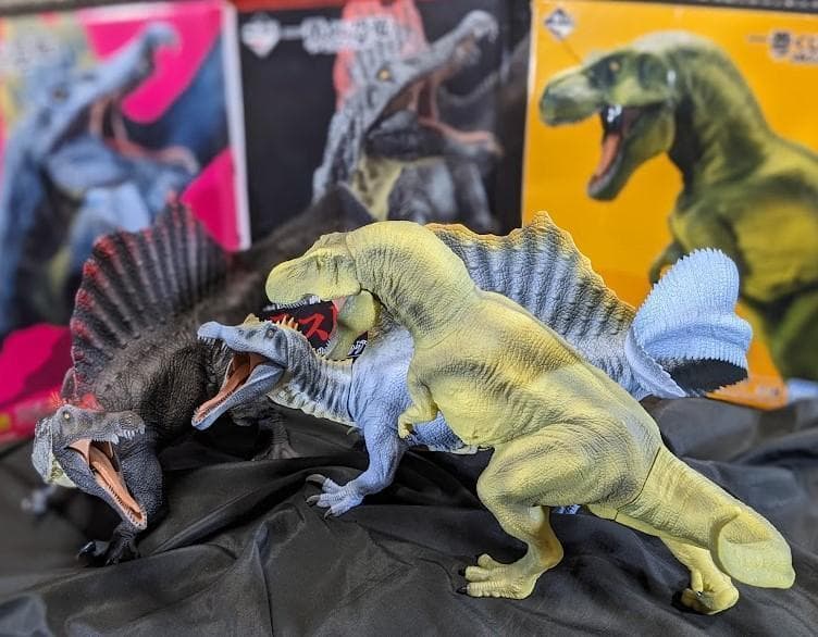 恐竜一番くじＡ賞・ラストワン賞スピノサウルス＆Ｂ賞ティラノサウルス３体セット