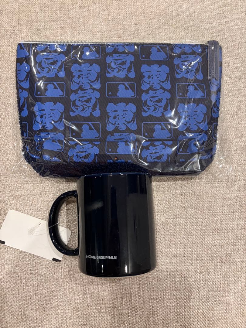 MLB 東京シリーズ　マグカップ　ポーチ