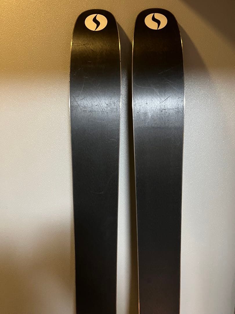 スキー板　SKI LOGIC Howitzer 176cm