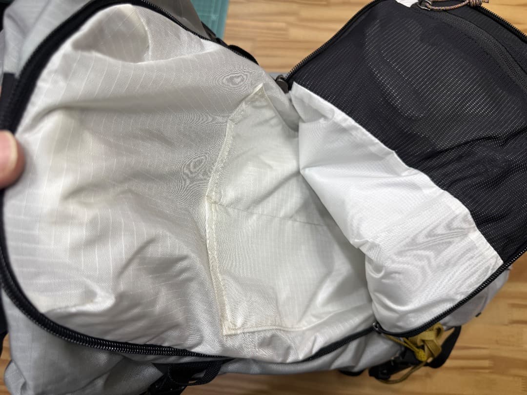 ＜美品＞MountainHardwear 軽量バックカントリー向けザック