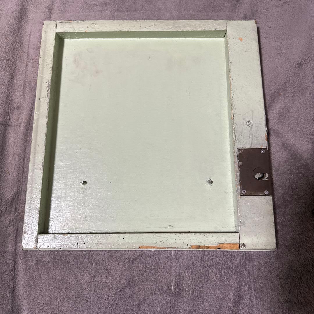 京阪電車　点検蓋禁煙プレート付き