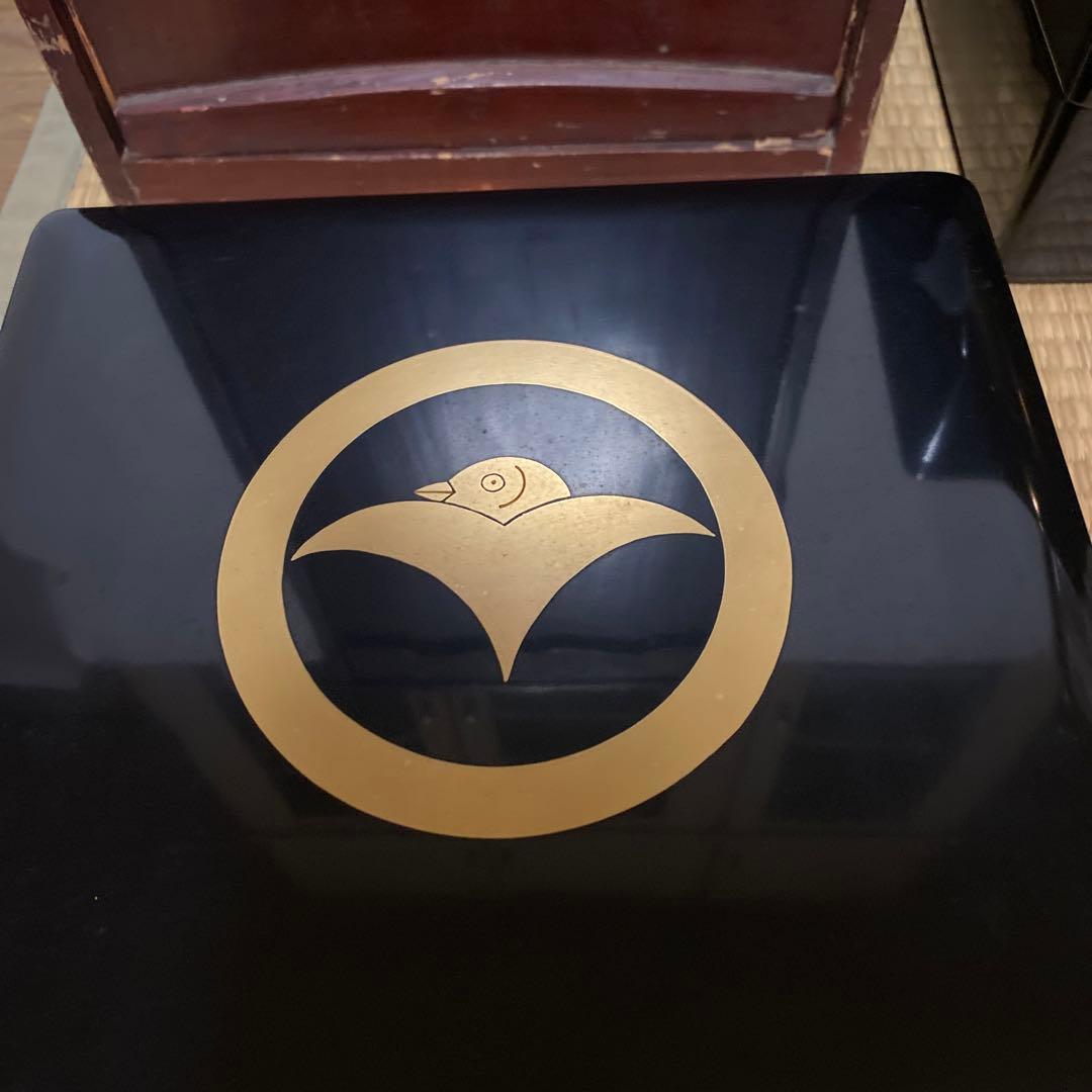 木製黒塗重箱　家紋入り　黒無地