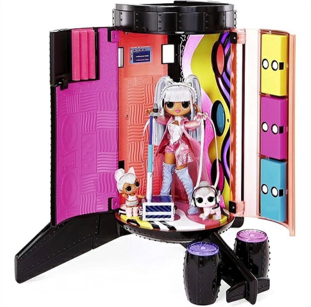 LOL サプライズ OMG リミックス 4-in-1 プレーン プレイセット