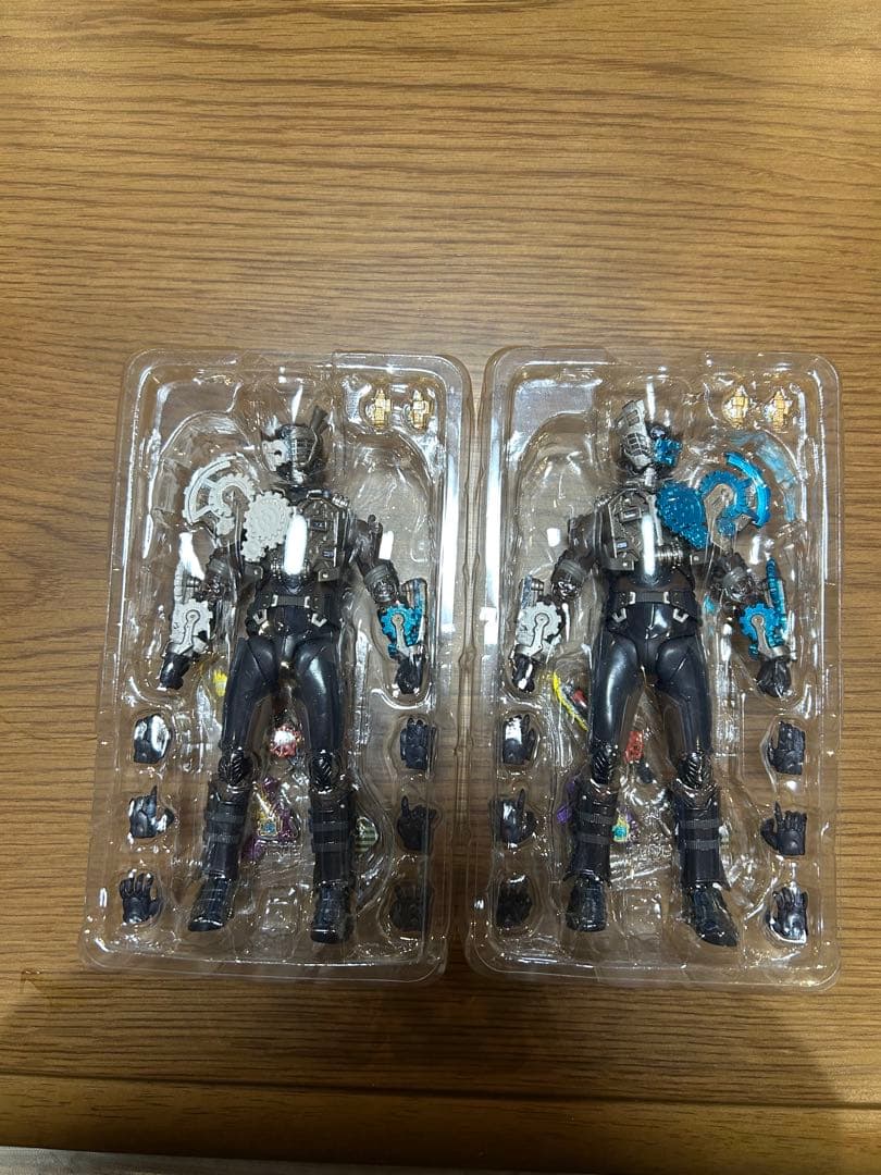 コ*】様 S.H.Figuarts仮面ライダービルドエンジンブロス&リモコンブロ
