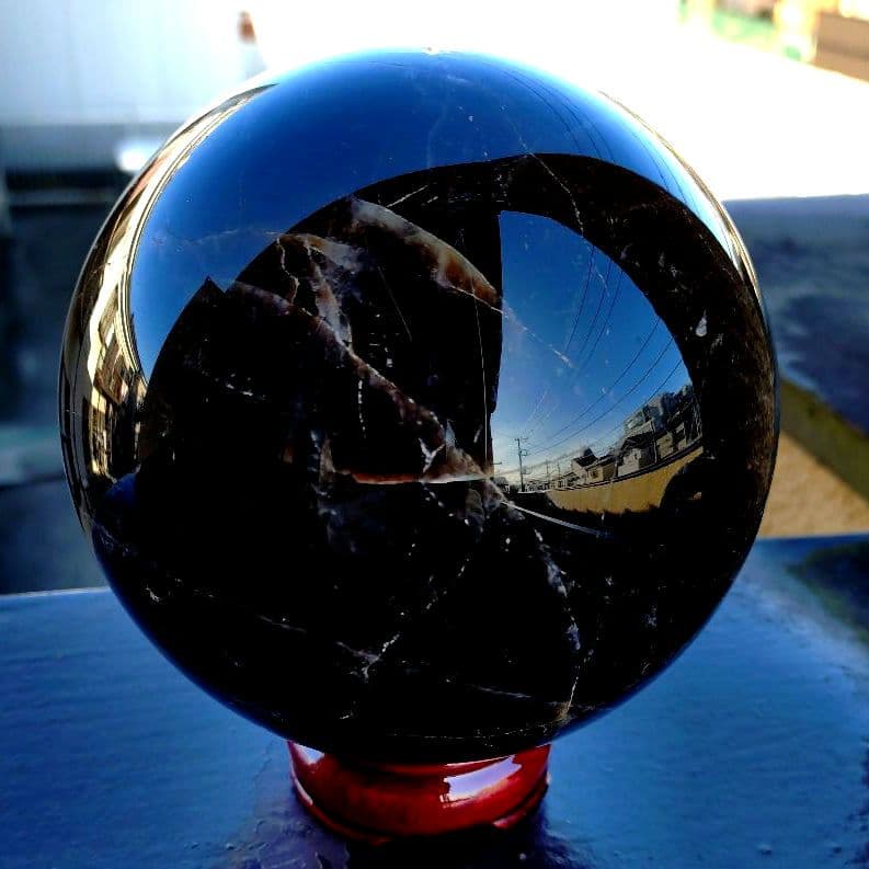 ang3　純天然モリオン　黒水晶　丸玉　大玉2.4Kg　木製台座付き！