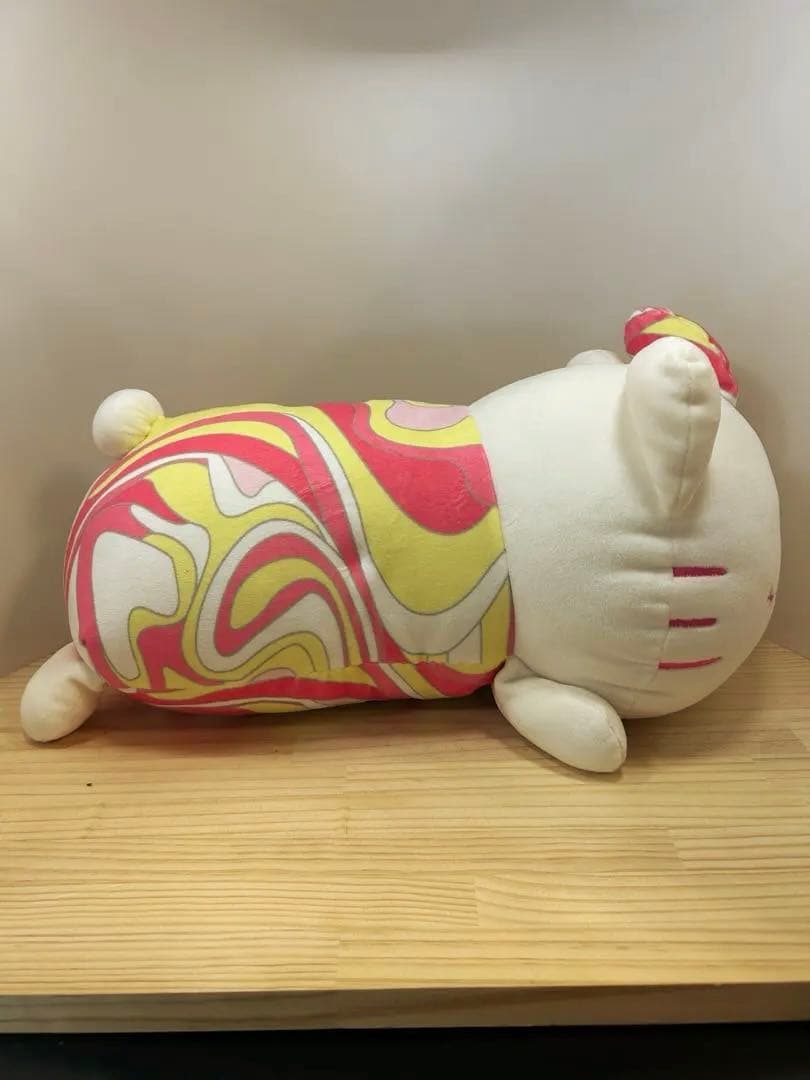 【超希少】Rady × ハローキティ コラボ ぬいぐるみ クッション マーブル柄