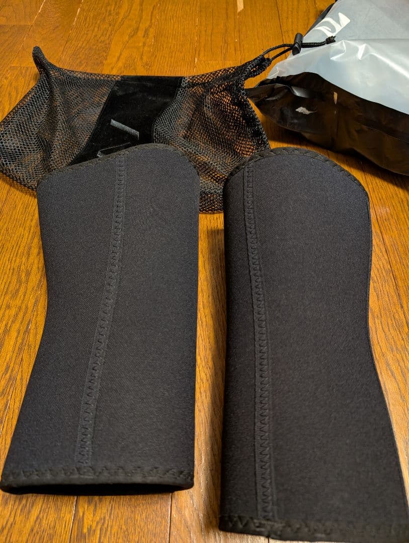 A7 HOURGLASS ニースリーブ Lサイズ