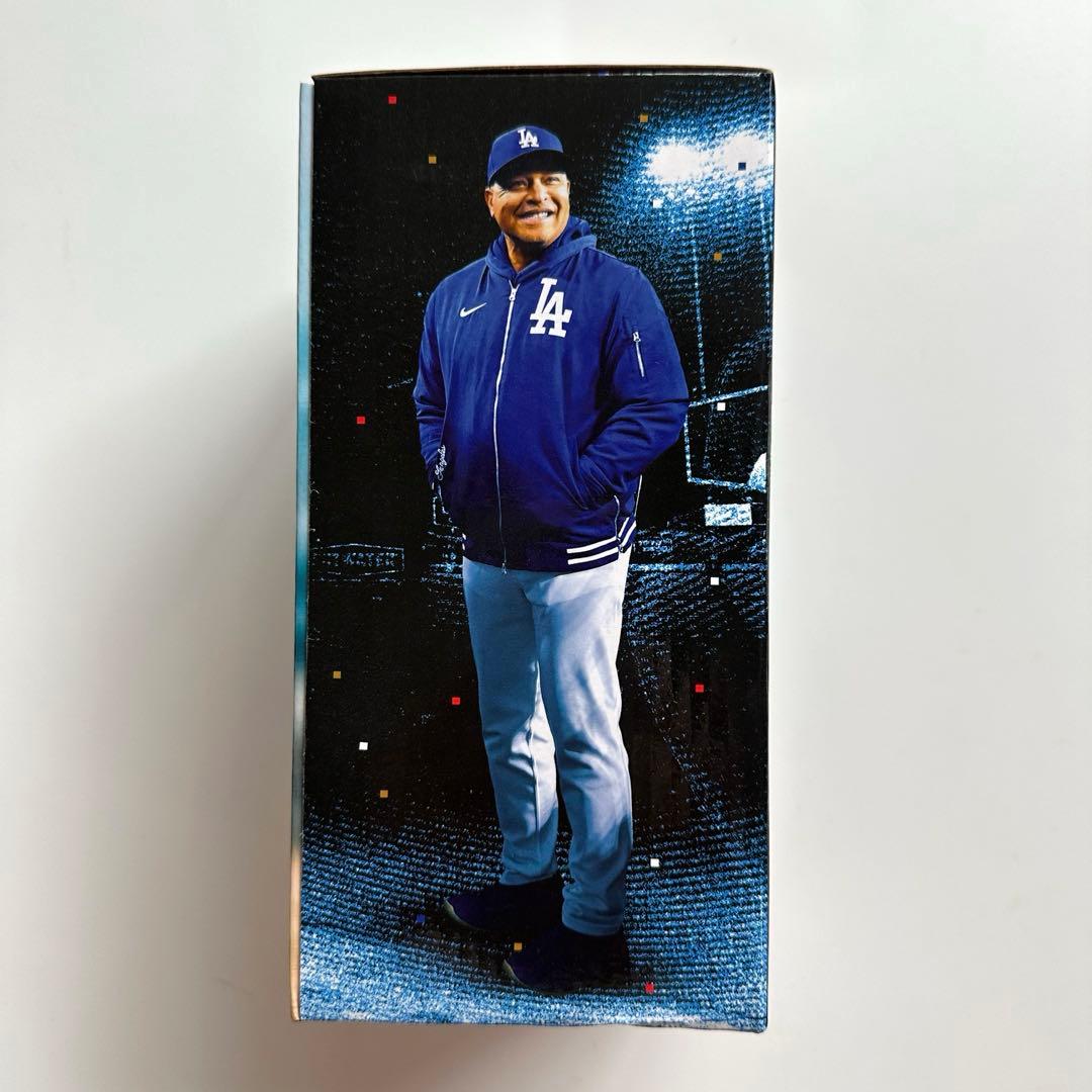 4/26 デイブロバーツ監督 ボブルヘッド 小冊子付き