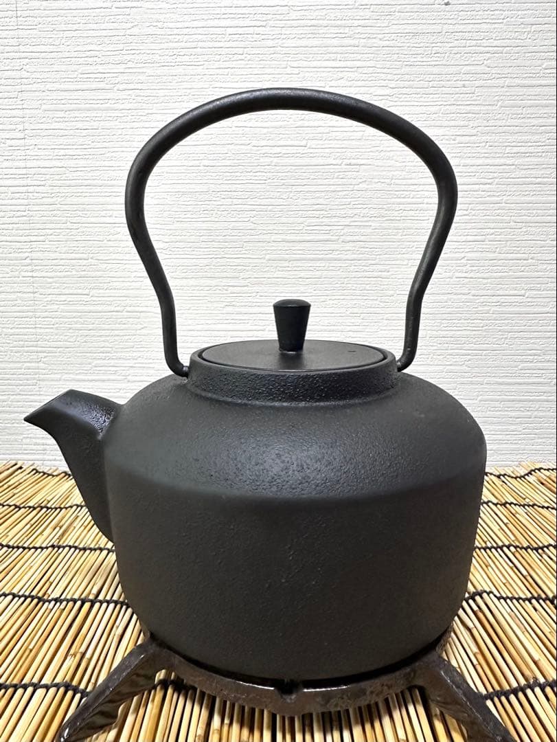 美品、供箱、取説付　三条特殊鋳工所造UNILLOY 鉄瓶１リットル　南部鉄瓶