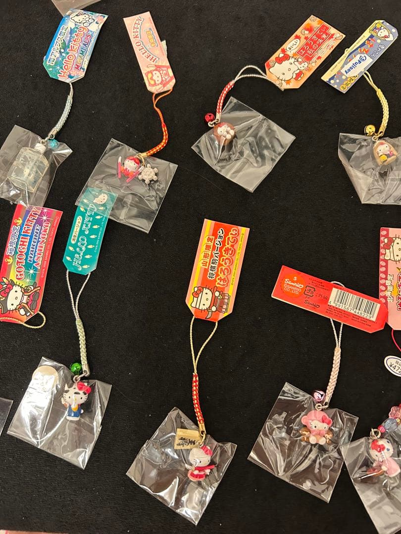 ご当地ハローキティ ストラップ 87個 まとめ売り　未使用