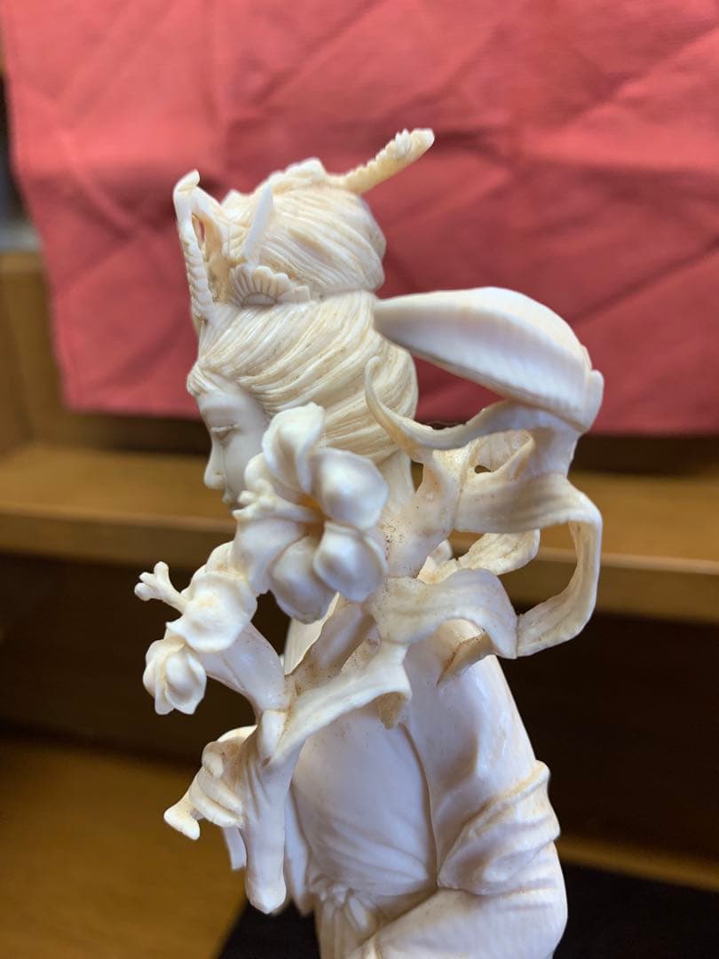 【天然素材】東洋美人像 彫刻細密 飾り物 高さ26cm