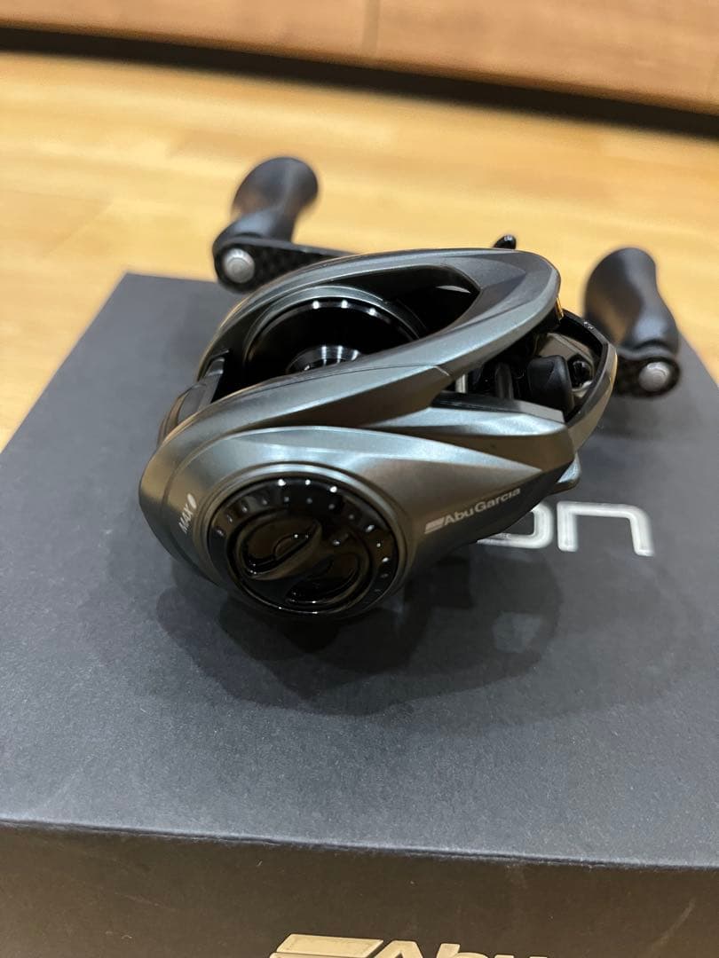 Abu Garcia Zenon ゼノンビースト9 左巻き