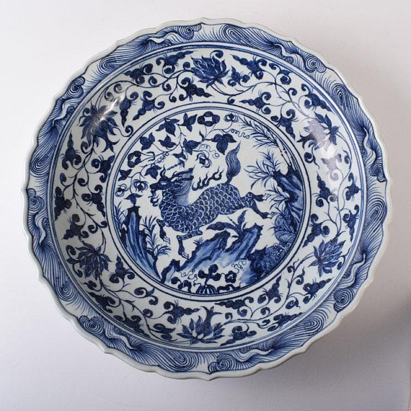 中国　青花　山水麒麟文盤　大皿　輪花皿　直径約41㎝　V　7324C