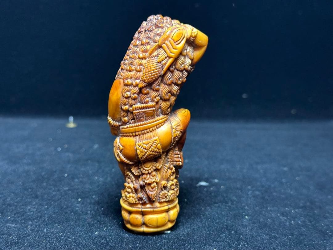 極上　置物　根付　神様　天然素材　彫刻 　細密細工　骨董　アンティーク