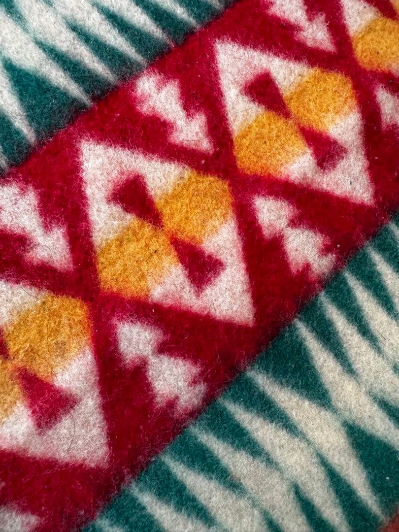 ヴィンテージネイティブ柄ウールラグW1660xH2030