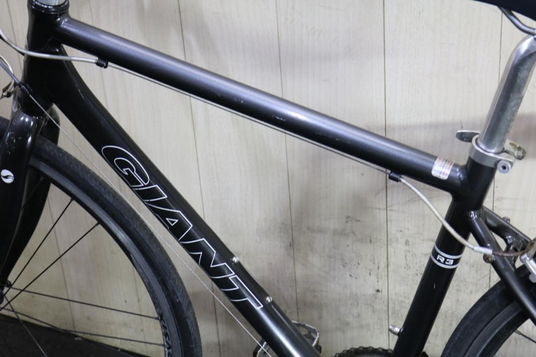 GIANT ESCAPE R3 700Cアルミ24速 465mm GREYクロス