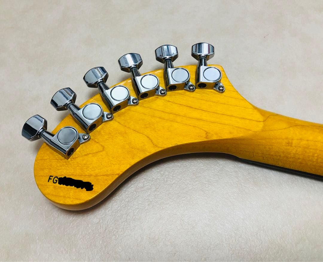 【新品同様！！】ZO-3 芸達者 3TS アンプ内蔵ミニギター 専用ケース付