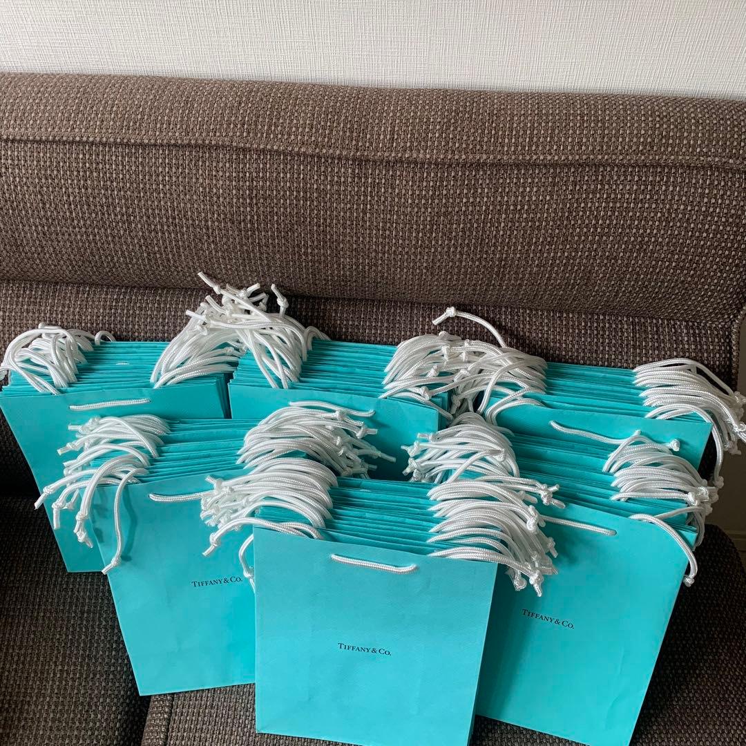 国内現行品　美品ティファニー ショッピング紙袋60枚セット（20x25cm）