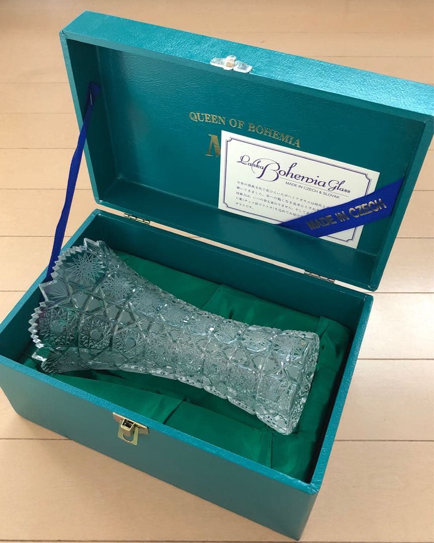 花瓶 ハンドカット crystal maia glass 箱付き クリスタル