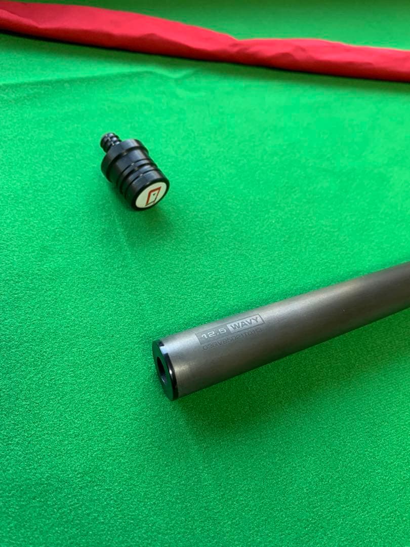 ほぼ新品　cuetec シナジー wavy 12.5 ビリヤード