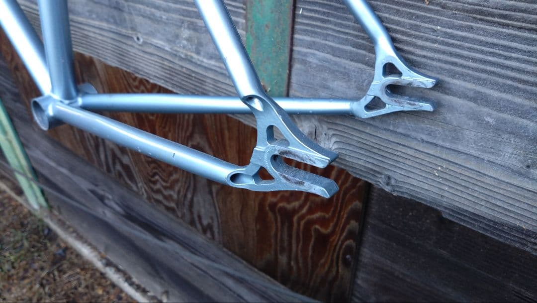 Bomber Pro ピストフレーム　ブレーキ穴あり