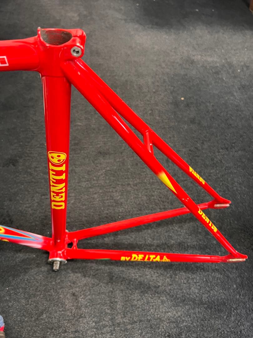 ピストフレーム