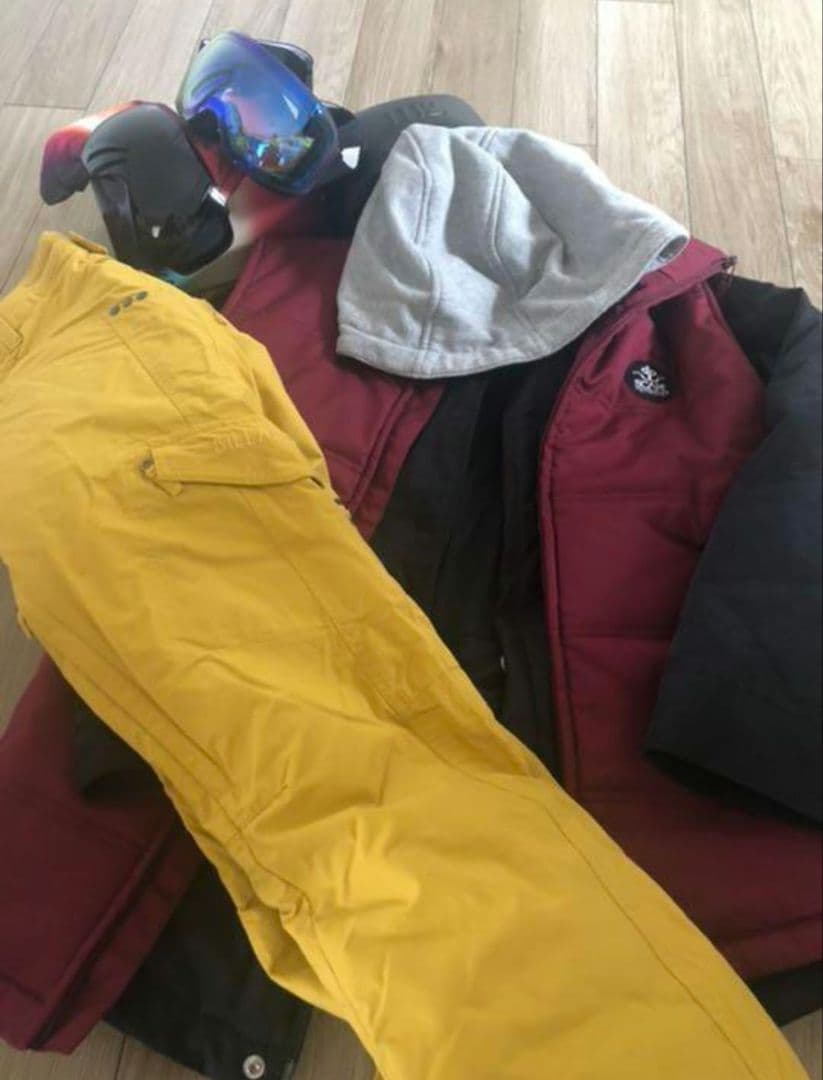 SCAPE(エスケープ) スノーボード　ウェア