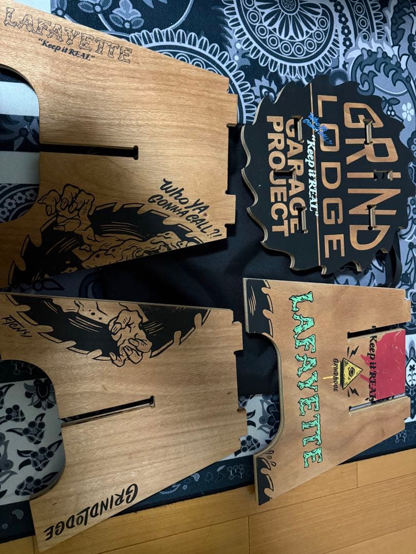 グラインドロッヂ　GRINDLODGE スツール