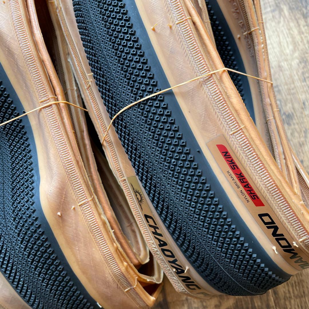 CHAOYANG フライングダイヤモンド　700x35cタイヤ と3本チューブ