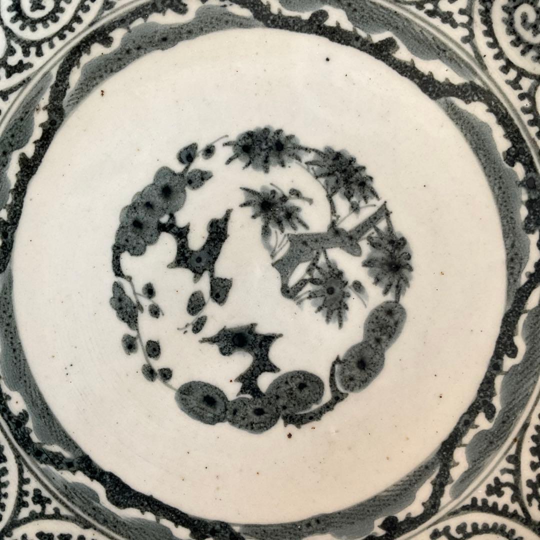 古伊万里染付草花文蛸唐草文大皿　江戸時代中期頃(文化十二年の箱入)