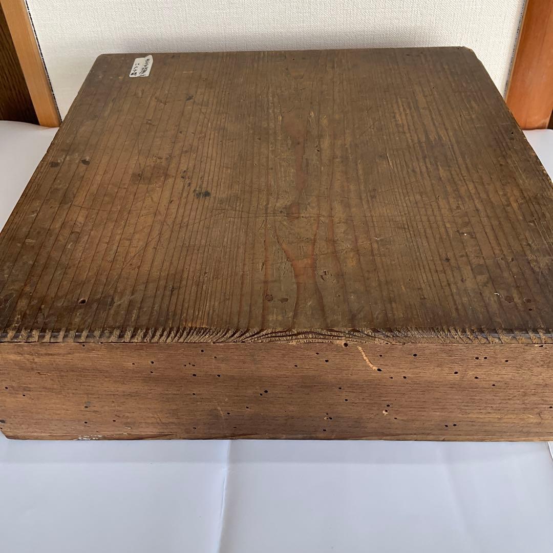 古伊万里染付草花文蛸唐草文大皿　江戸時代中期頃(文化十二年の箱入)