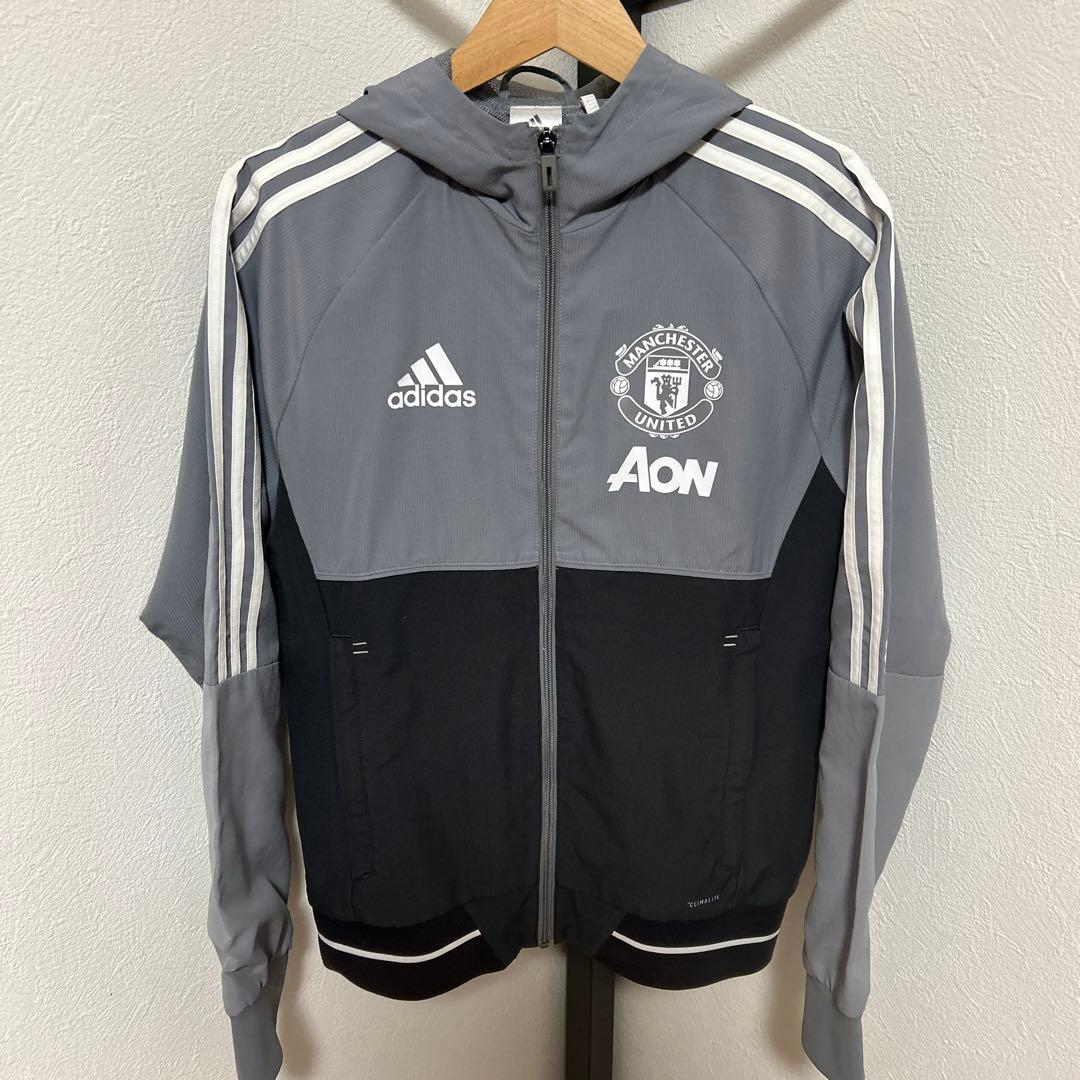 マンチェスター・ユナイテッド　フード付きジャケット　xs