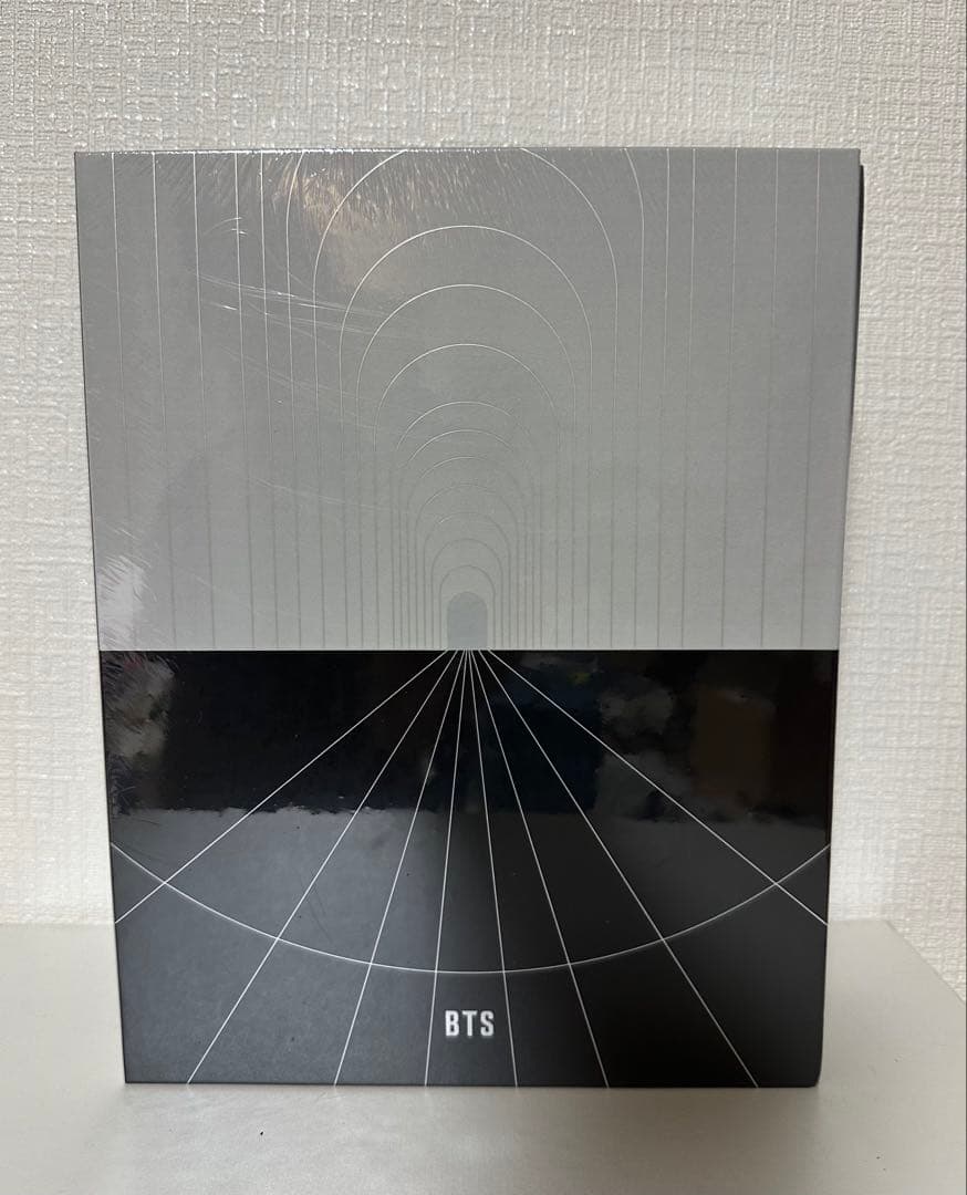 【祝日セール新品未開封】BTS MAP OF THE SOUL ON:E 写真集