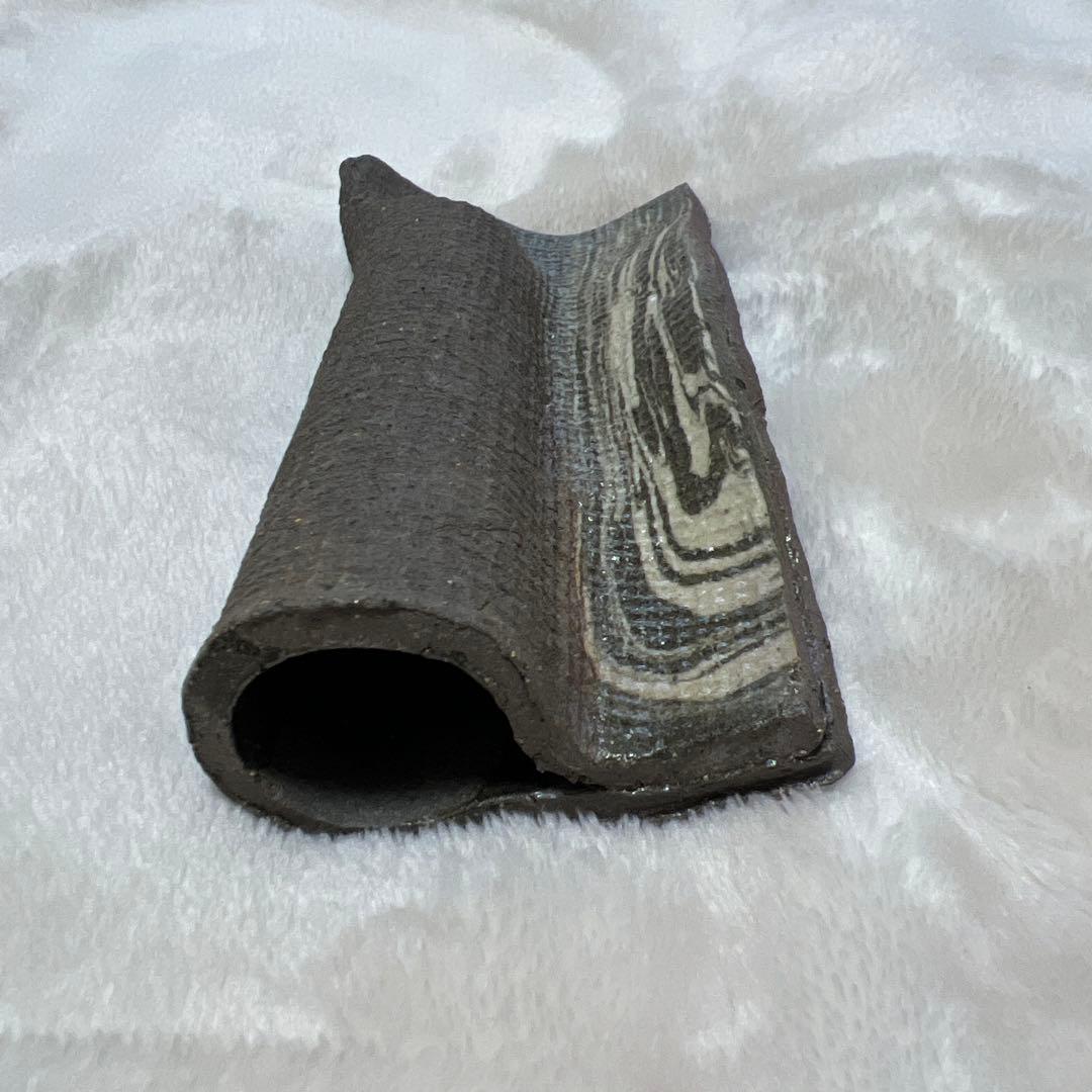 黒陶 （刷毛目・象嵌風）の花器（花入）／木箱付き・作家物