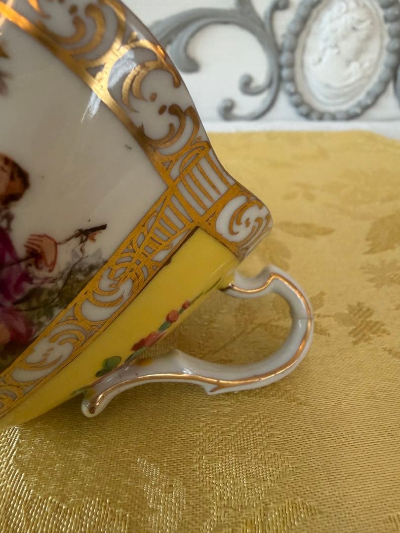 【希少】ドレスデン カール・ティーメ　 カップ＆ソーサー恋人図 イエロー 手描き