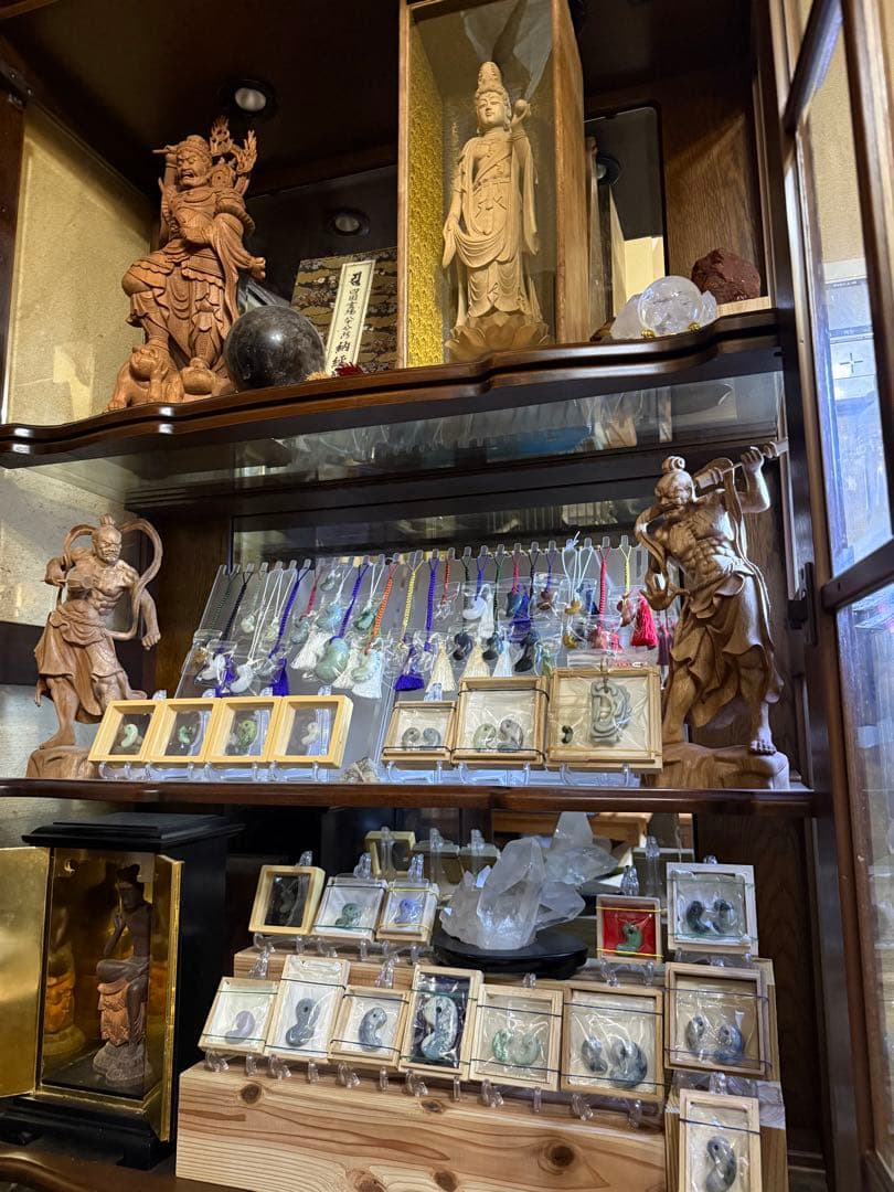 糸魚川‼️青翡翠‼️コン沢‼️勾玉‼️送料無料‼️破格出品‼️